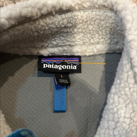 Patagonia Cream and Blue Fleece Vest - Picture 3 of 12
